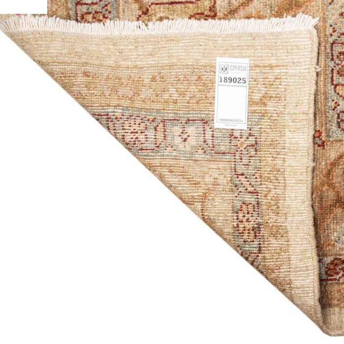 Handmade carpet five and a half meters C Persia Code 189025