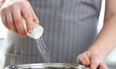 How to remove saltiness from food