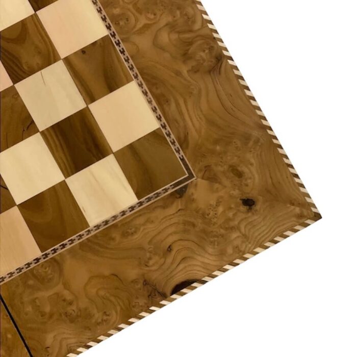 Backgammon and chess, elder wood knot, Julius design