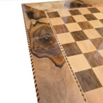 2-in-1 Backgammon & Schach mit Knoten-Walnuss-Textur, Doppelseitig, 50 cm – Bild 5