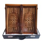 Tribut an die Achämeniden-Ära – Doppelte geflügelte Löwen & Faravahar-Motiv auf Backgammon – Bild 2