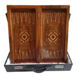 Adlerjagd Backgammon – Walnuss-Relief mit Symbolik von Stärke & Präzision – Bild 2