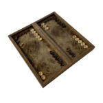 مجموعة فيونا للطاولة النرد والشطرنج في عقد جوز نادر – لعب مزدوج - الصورة 3