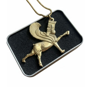 Design: Achaemenid Gopat symbol pendant Material: Gold‑plated metal alloy Finish: Polished and durable coating Weight: Approx. 20 grams Style: Unisex necklace Symbolism: Strength, continuity, Persian heritage Origin: Inspired by Achaemenid civilization motifs